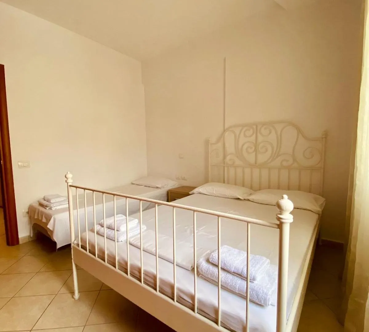 Urban Nest Apartment Himare