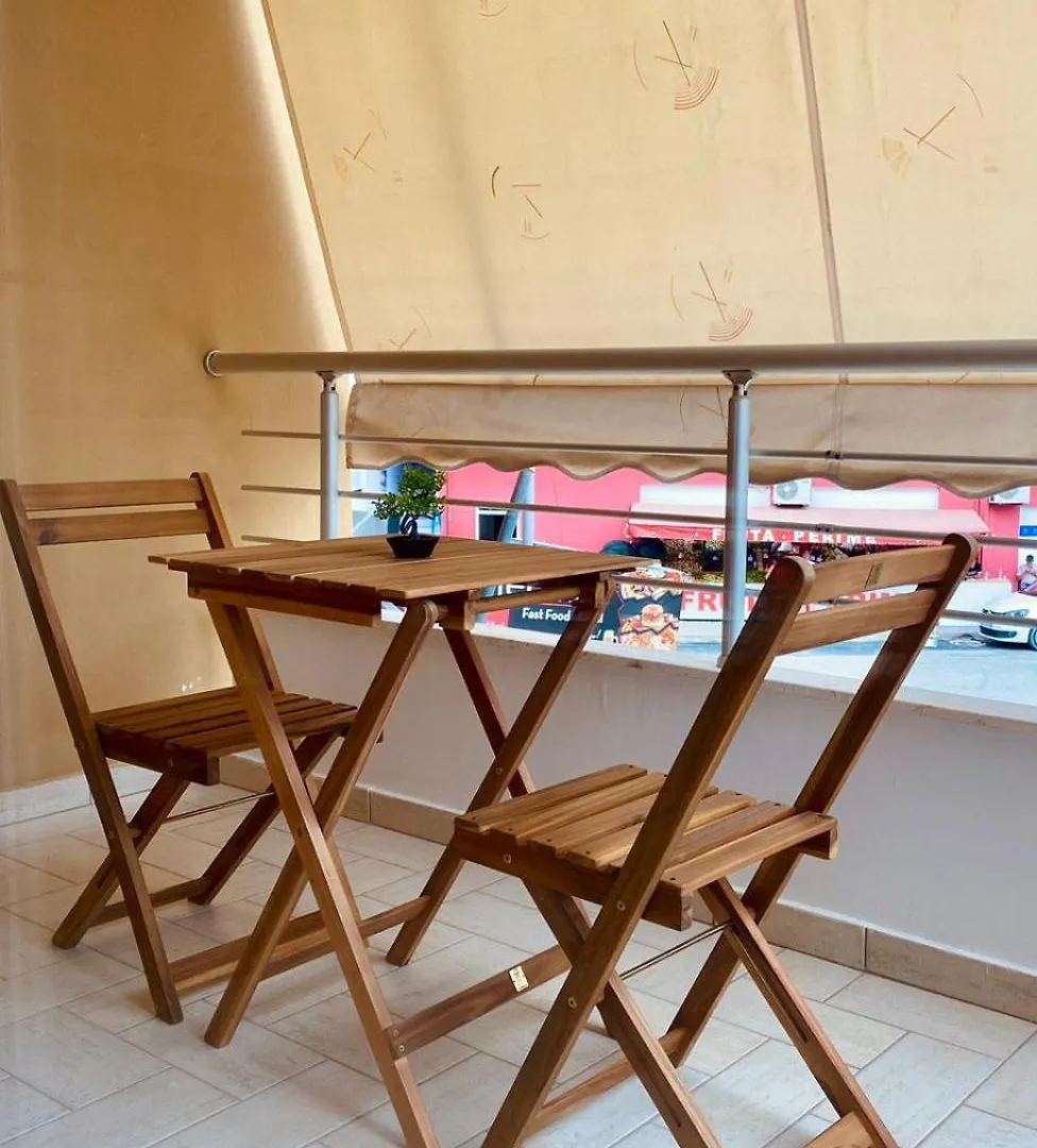Urban Nest Apartment Himare 0*,