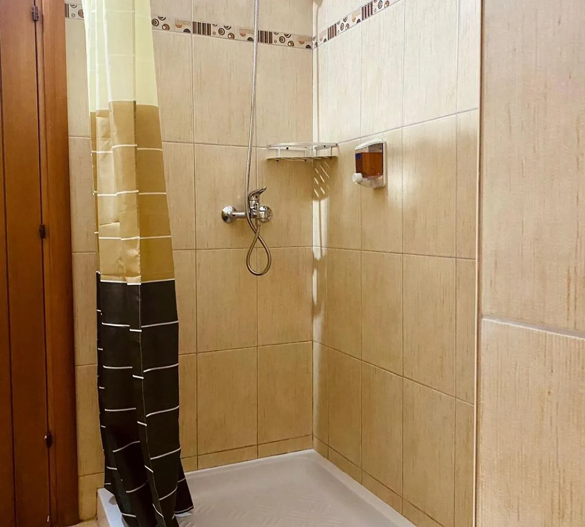 Urban Nest Apartment Himare